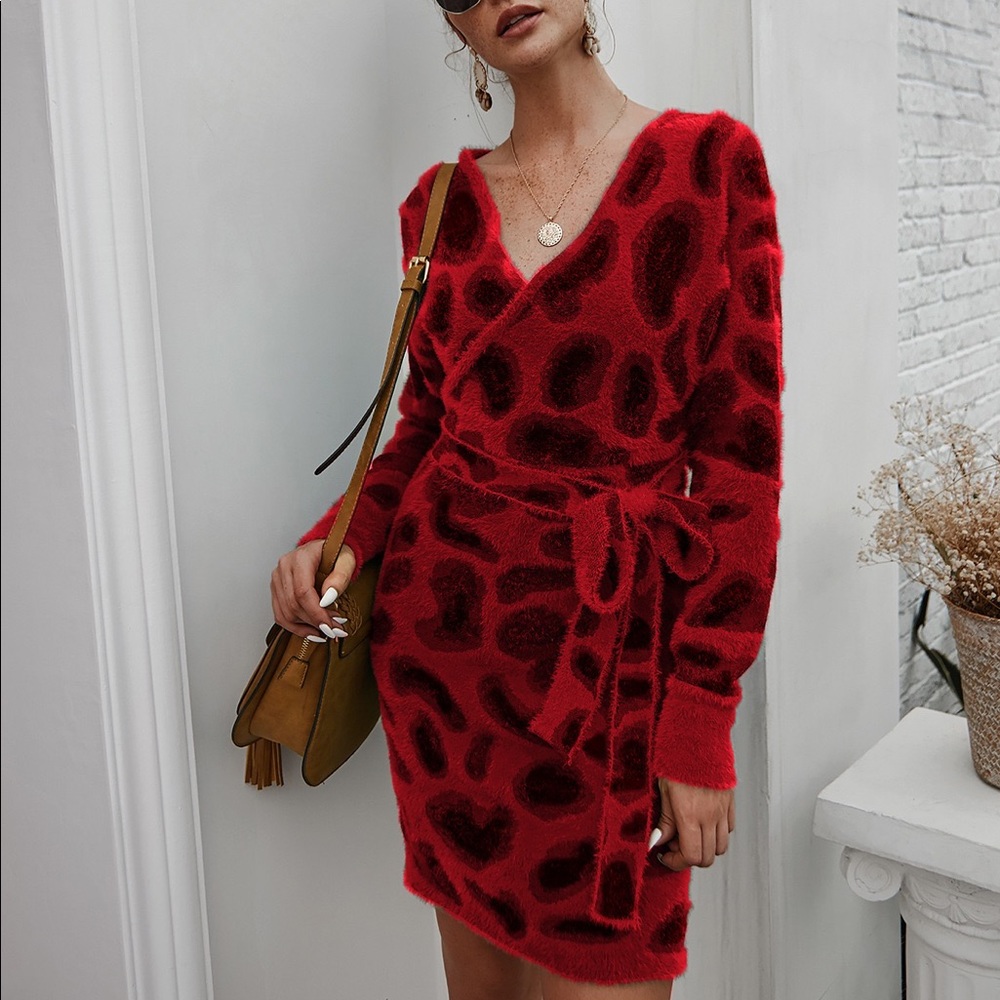 🆕🔥Leopard V Neck Tie Belt Sweater Dress Red - Picture 3 of 4